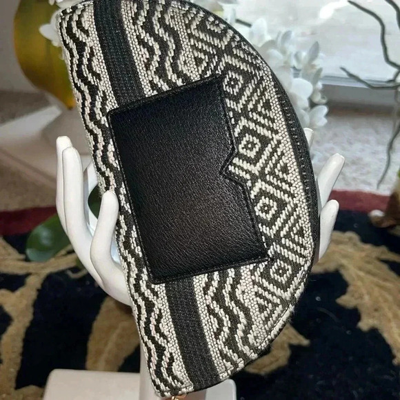 Elizabeth and James Vegan Half Moon Black White Wristlet 8 Slots Credit Cards - Picture 7 of 11